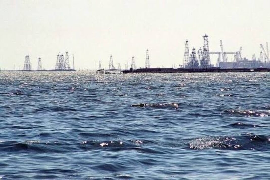 Бакинский порт и Каспийское море Бакинский международный морской торговый порт на Каспийском море