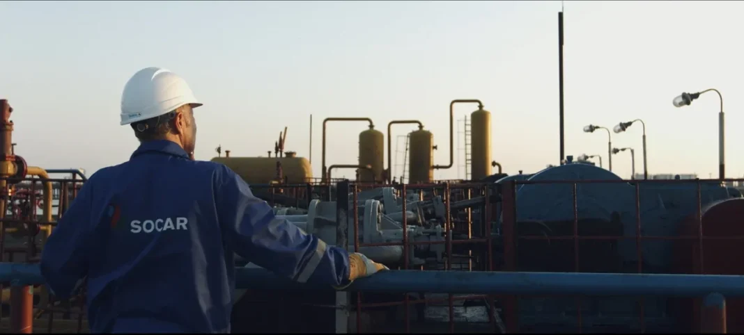 Нефтяная платформа Азербайджана Нефтяная платформа в азербайджанском секторе Каспийского моря