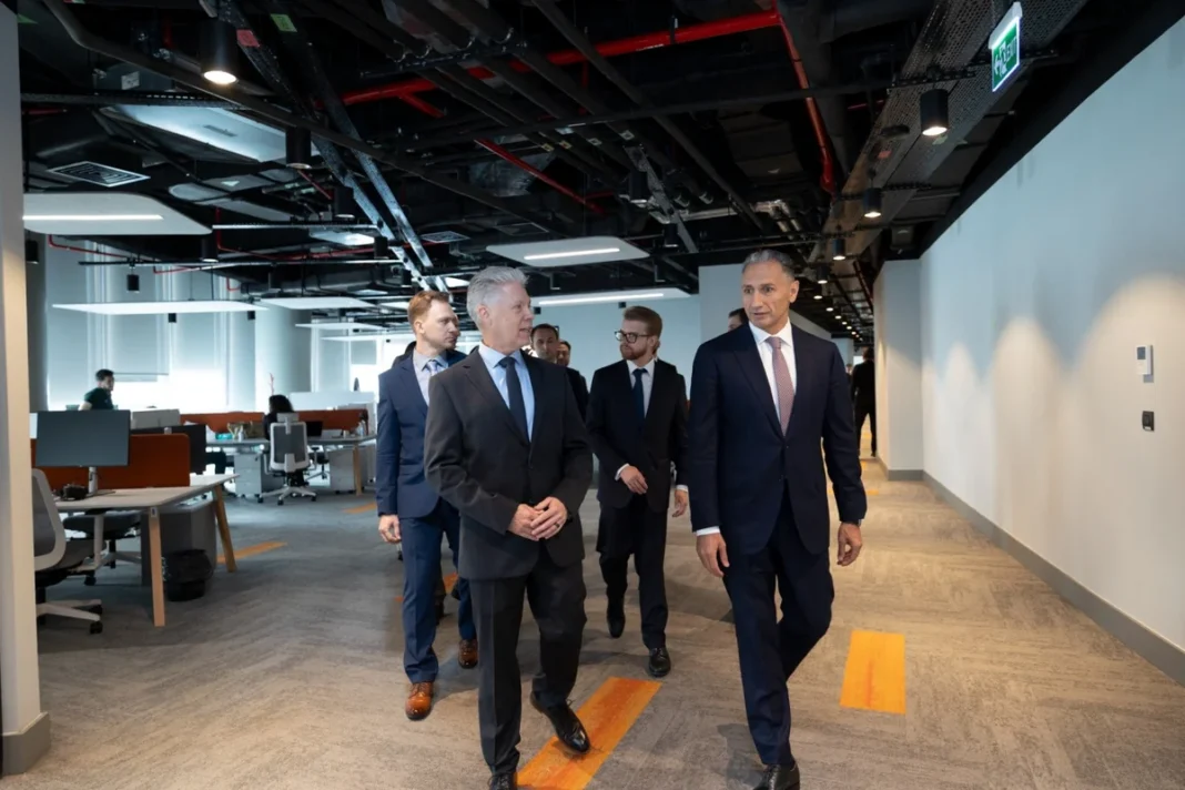 Министр Рашад Набиев на открытии центра Xsolla в Баку