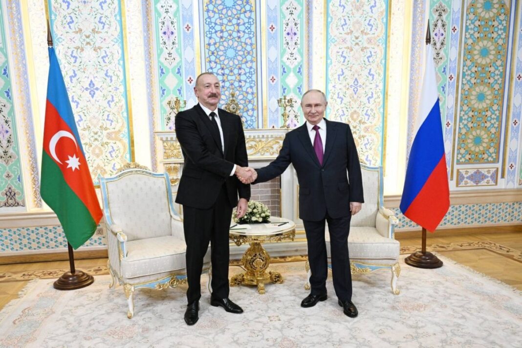 aliyev-putin-phone-call Ильхам Алиев и Владимир Путин во время официальной встречи