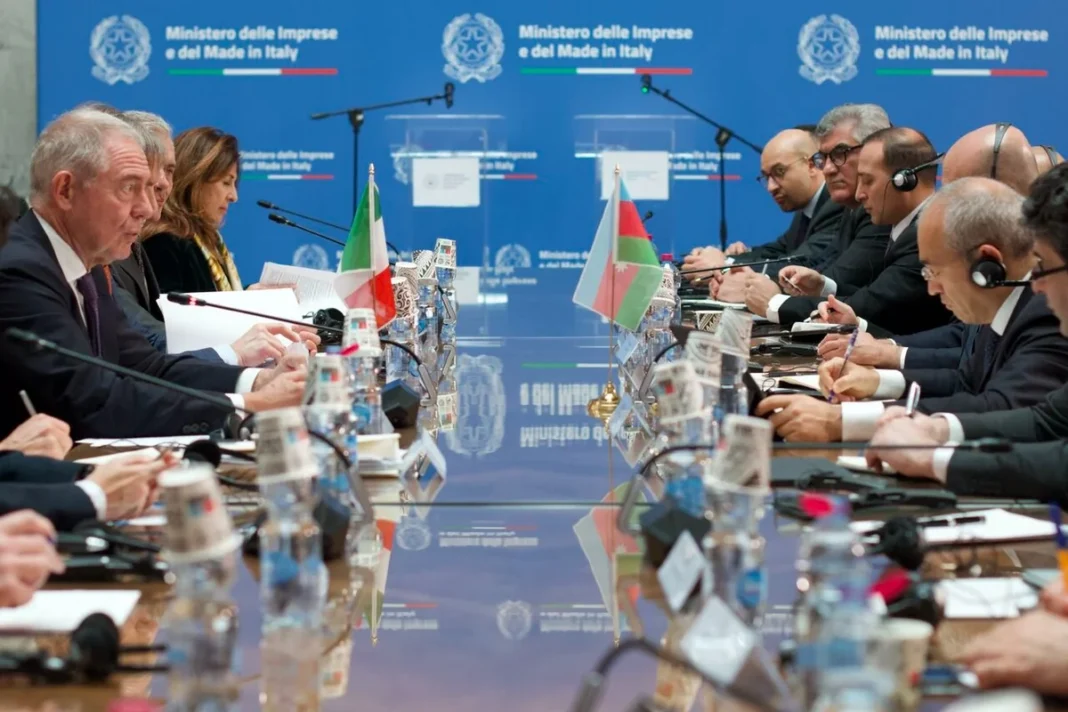azerbaijan-italy-trade-10-billion Микаил Джаббаров и Адольфо Урсо на переговорах в Риме