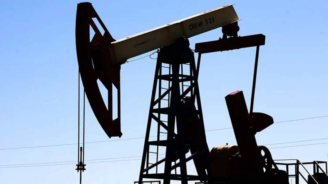 azeri-light-126-59 Нефтяная платформа в Каспийском море