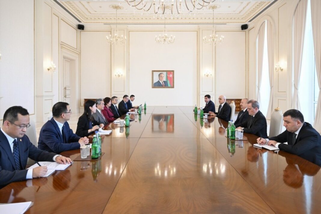 baku-beijing-talks Ильхам Алиев и Ван И на встрече в Баку