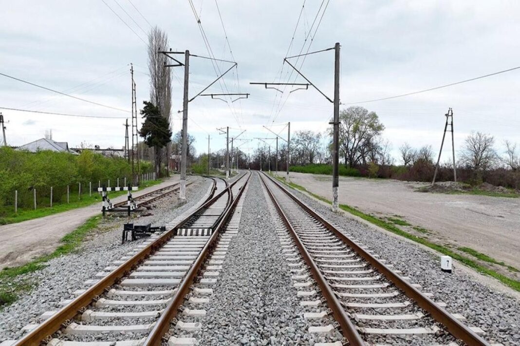 balajari-yalama-railway Грузовой поезд на железнодорожной линии Баладжары–Ялама