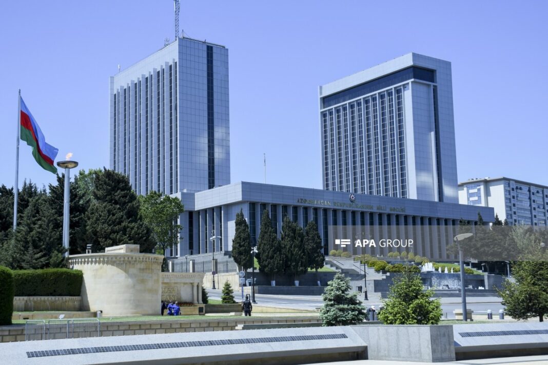 finance-laws-oct16 Здание Центрального банка Азербайджана в Баку