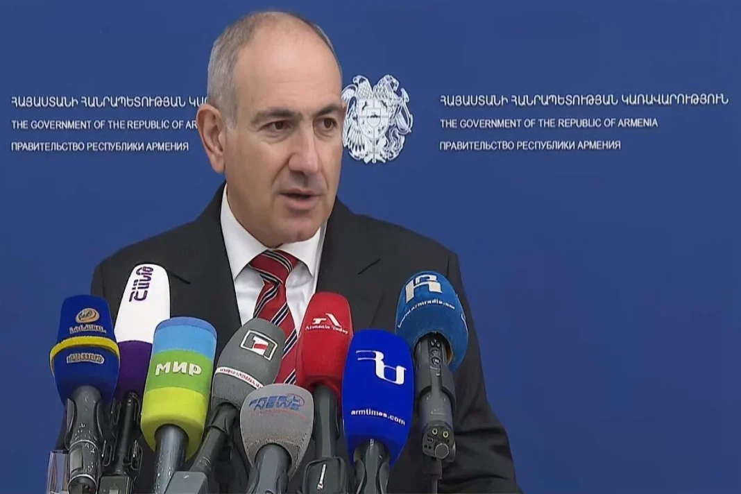 Премьер-министр Армении Никол Пашинян на брифинге 29 октября 2026 года